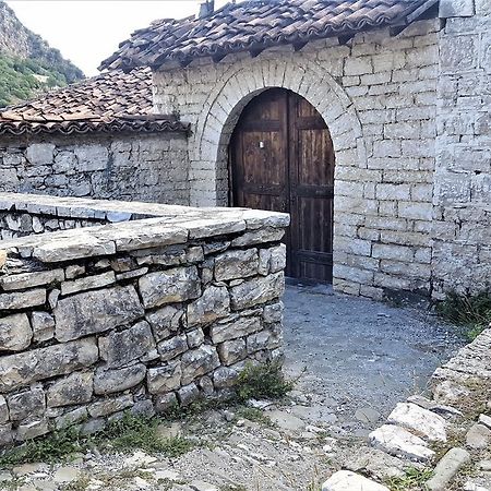 Dhimitri'S Guest House Берат Экстерьер фото
