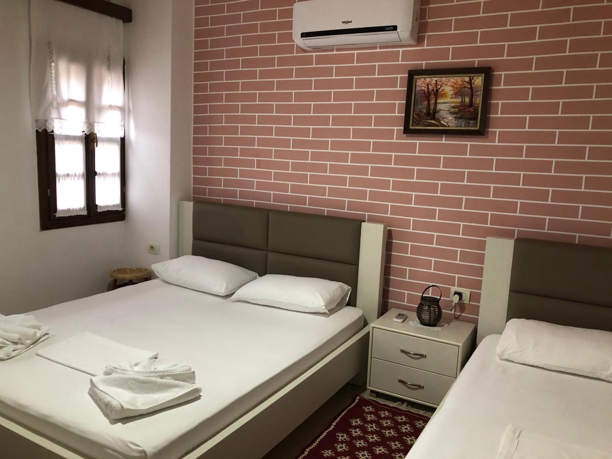 Dhimitri'S Guest House Берат Экстерьер фото