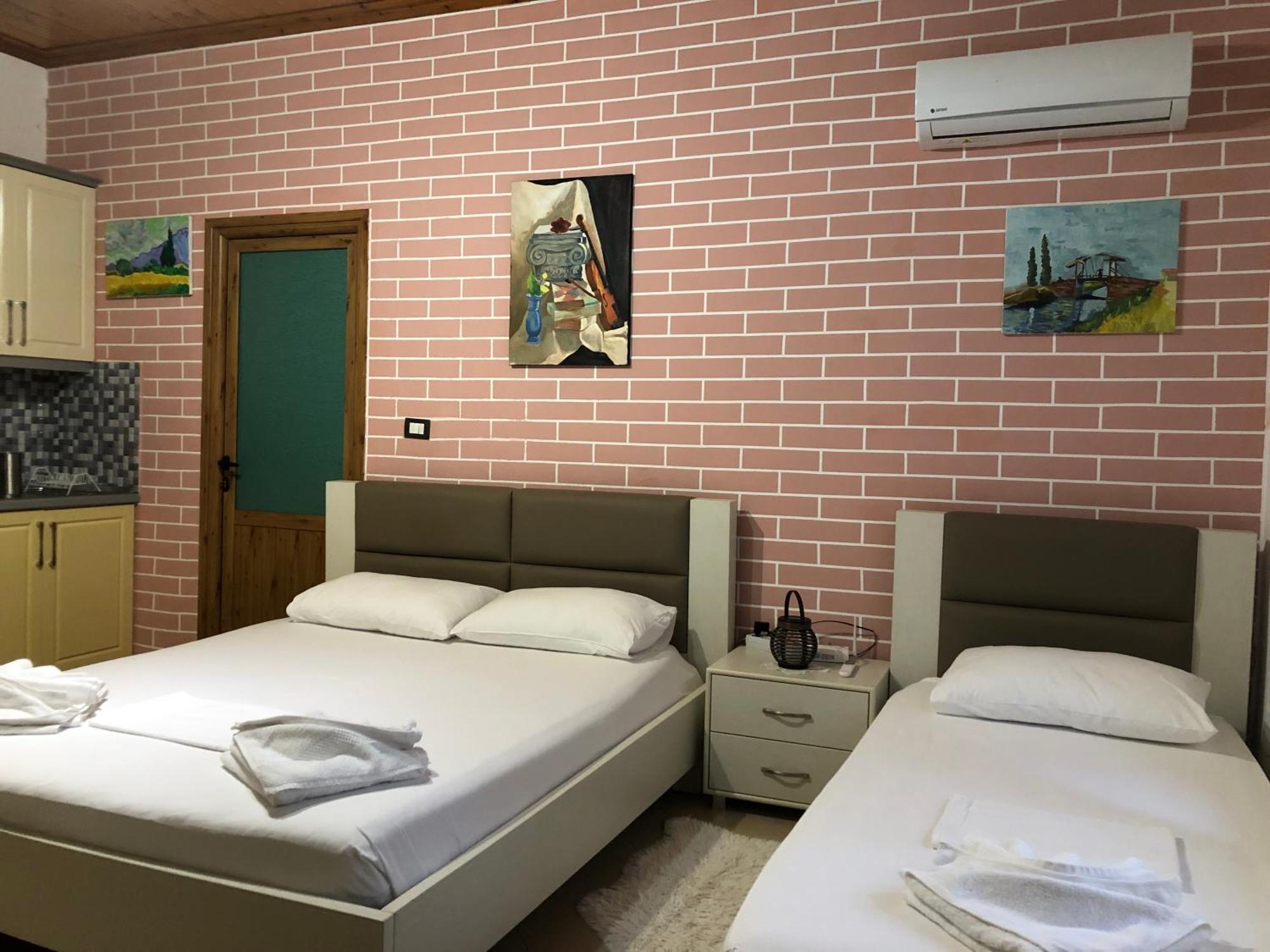 Dhimitri'S Guest House Берат Экстерьер фото