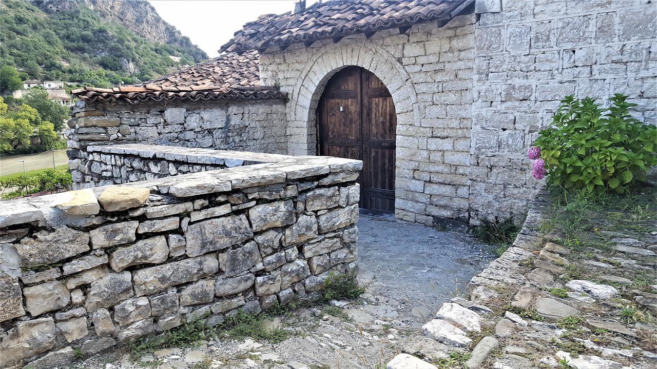Dhimitri'S Guest House Берат Экстерьер фото